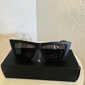 DIFF Eyewear Vinona Sunglasses, 100% UV protection,‎ Black, Retro Chic, NWT